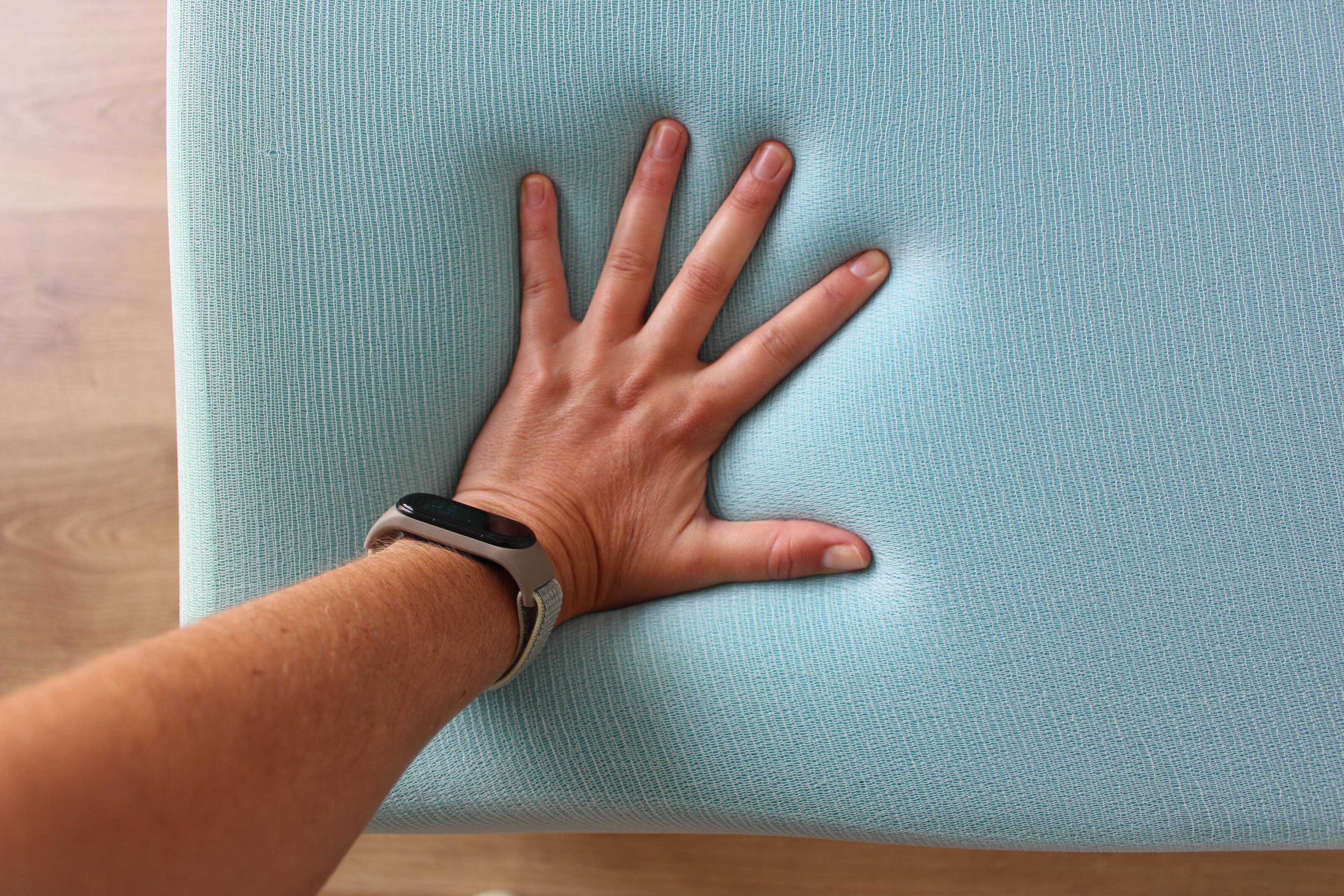 aplicar pressão em espuma viscoelástica